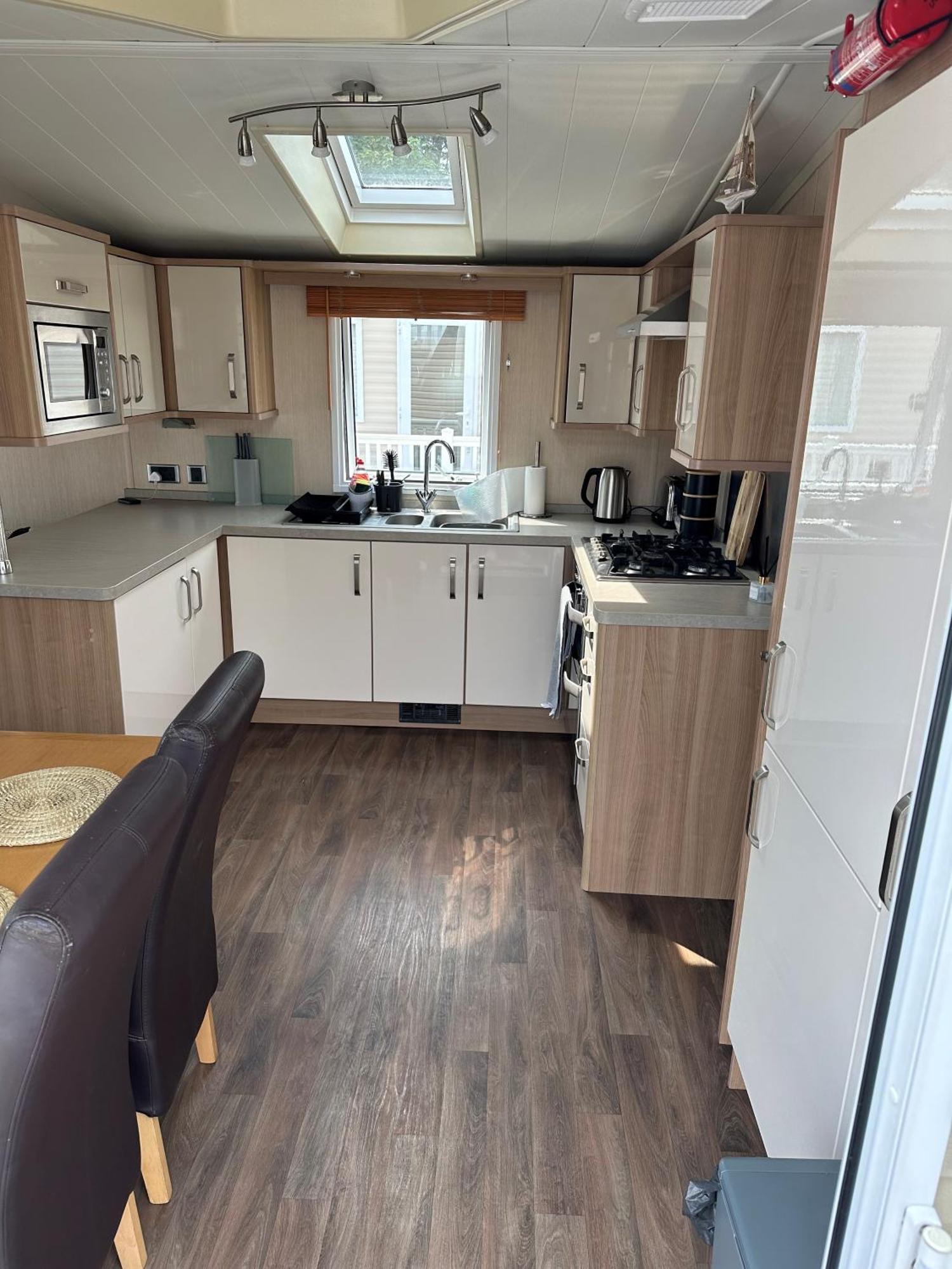 Sea Breeze Cabin Poole Exterior foto